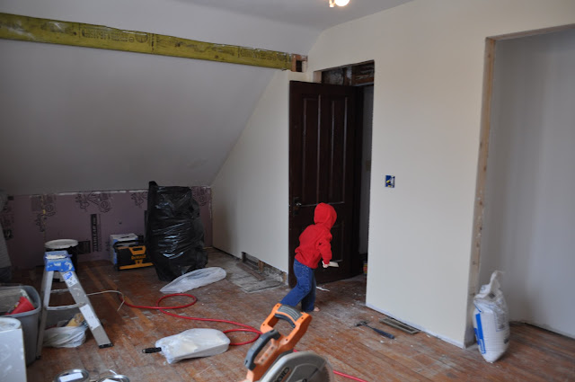 bedroom demo move door